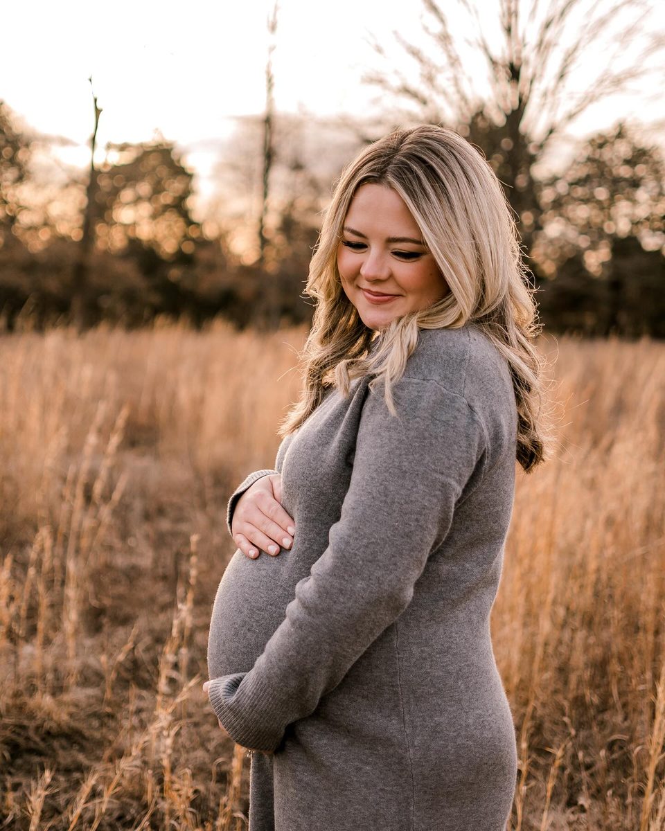 Maternity makeup by Catherine Vanlandingham